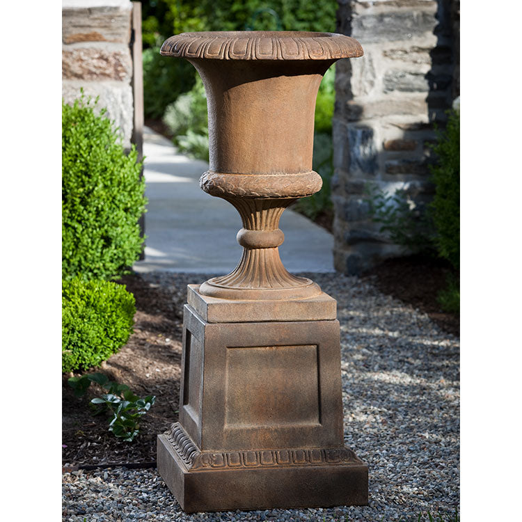 Photo of Campania Williamsburg Jefferson Planter - Marquis Gardens