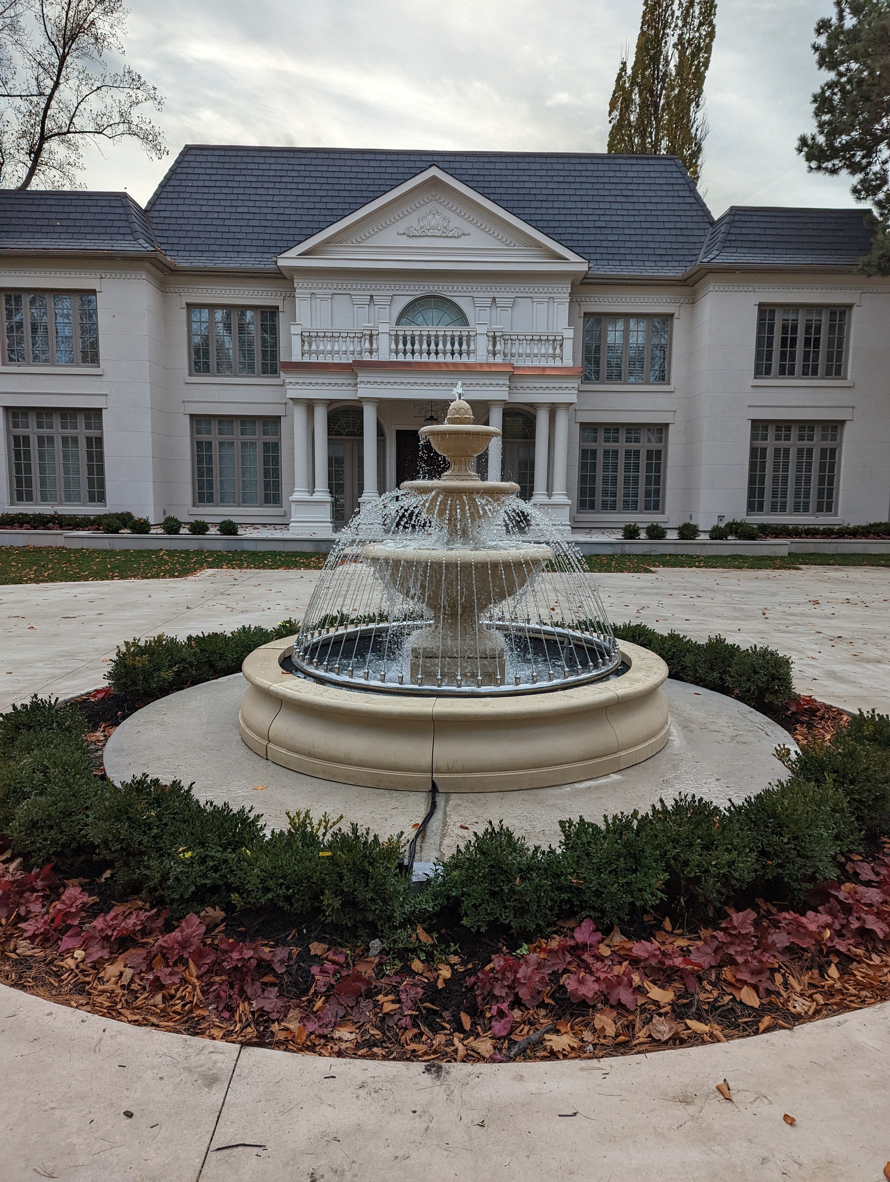 Photo of Campania Monteros Fountain in Basin - Marquis Gardens